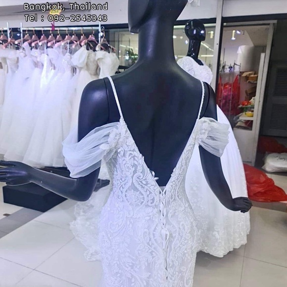 WEDDING DRESS - Picture 7 of 8